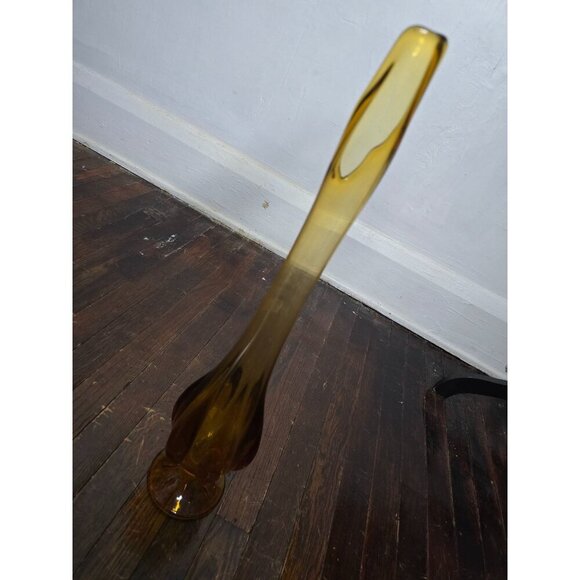 Vintage Viking Glass 6-Petal Light Gold Amber Swung Glass Vase MCM 23" - Picture 8 of 16
